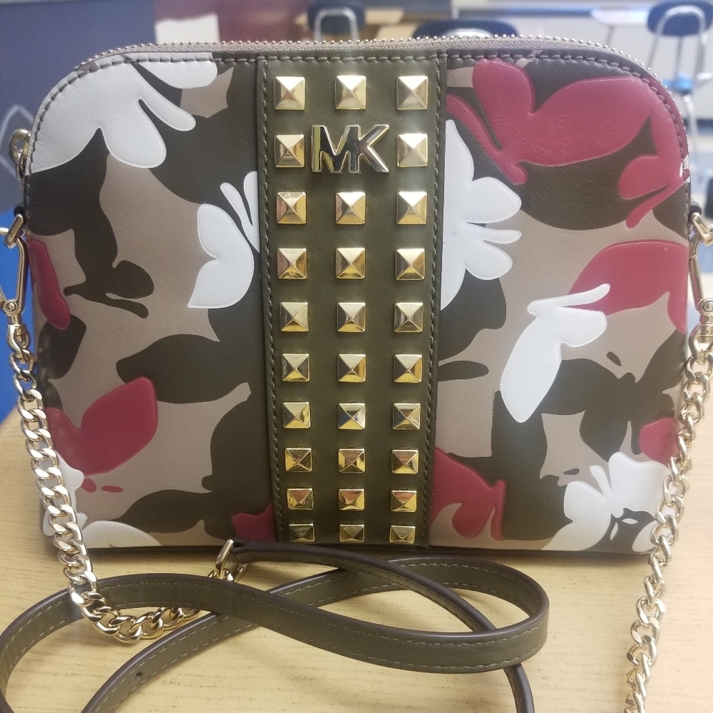 Crossbody purse
